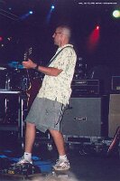 moe071202_5