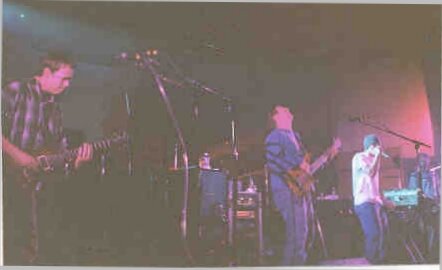 moe2002-11-08-p5 
