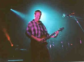moe2002-11-08-p4