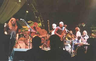 moe2002-12-21-p7