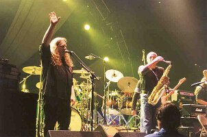 moe2002-12-21-p9