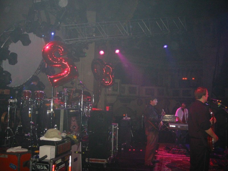 moe. balloons 