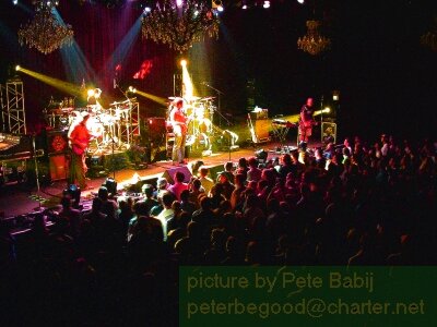 moe.SF (16) 