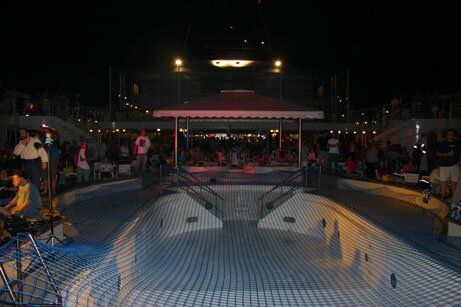 26-pool-deck3-3-10-04 