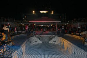 26-pool-deck3-3-10-04
