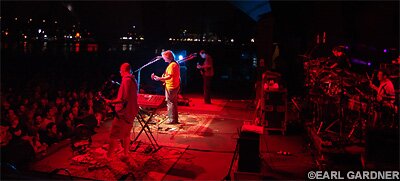 moe072504-10