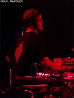 moe072504-11