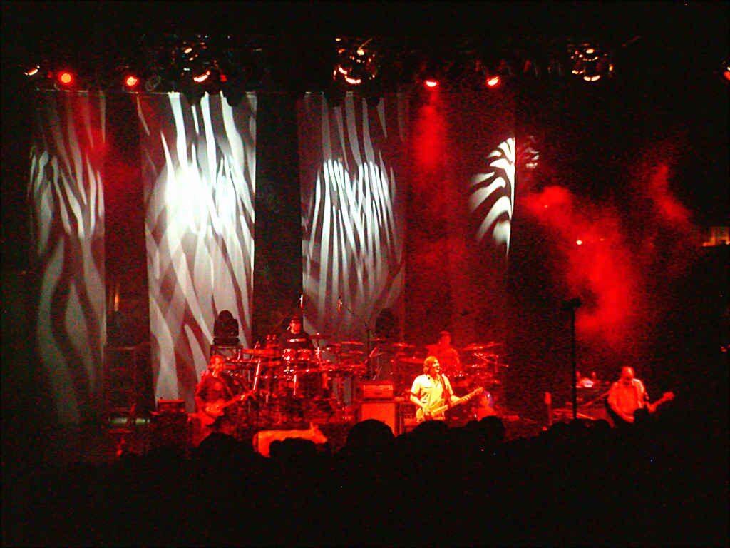 9-5-04moe (006)_DCE 