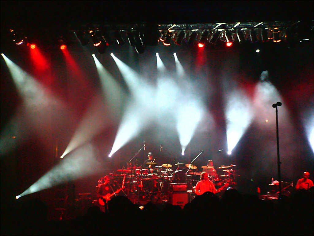9-5-04moe (009)_DCE 