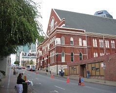2004-10-31 - ryman_auditorium - nashville, TN